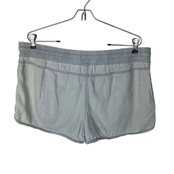 Junk Food Women’s Pull On Disney Mickey Mouse Embroidered Chambray Shorts Sz XL - Picture 3 of 6